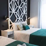 The Twenties By Guestready Hotel *