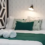 Hotel The Twenties By Guestready *