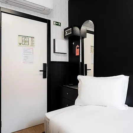 Отель The Twenties By Guestready *